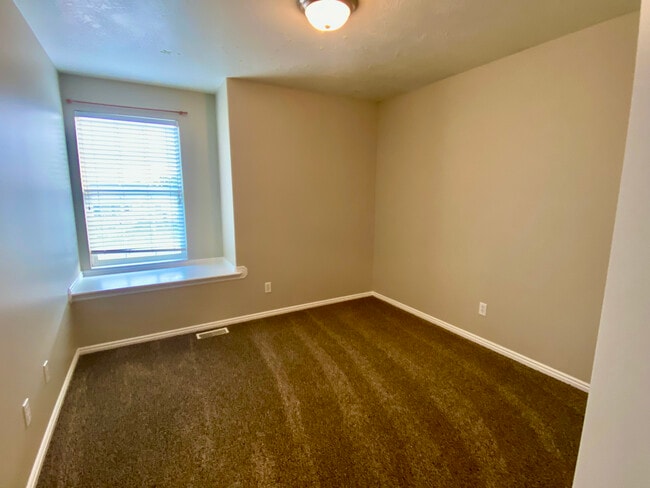 Building Photo - 1620 W 1500 S