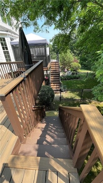 Building Photo - 574 E Vanderbilt Dr