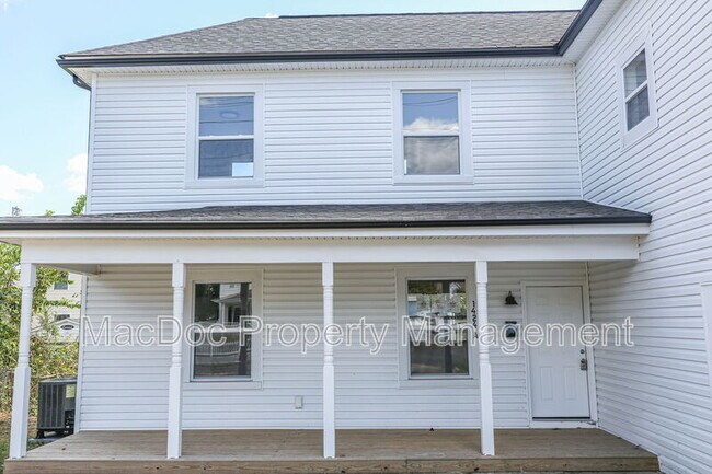 Building Photo - 1424 William St