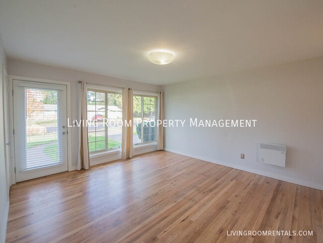 Building Photo - 11826 NE Sacramento St