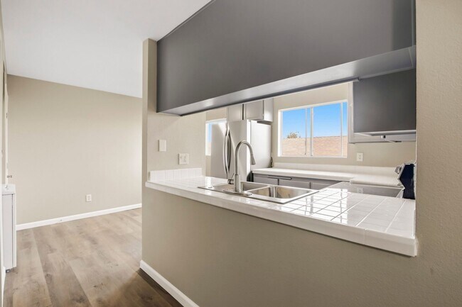 Building Photo - 621 D St