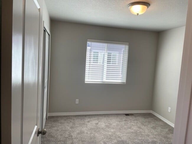 Building Photo - 7470 Salida Grv