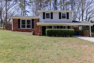 Building Photo - Beautiful Tucker Home!