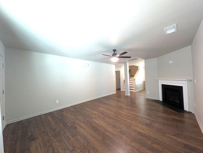 Building Photo - Charming home located in the Apple Creek Community in Dallas NC!