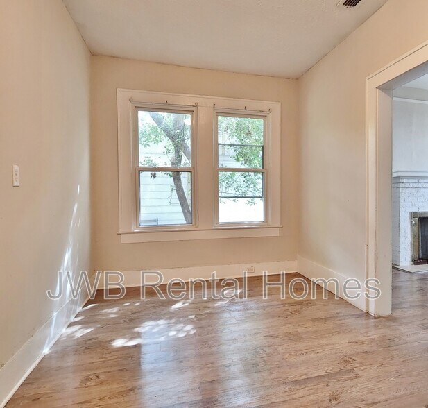 Building Photo - 849 Lynton St