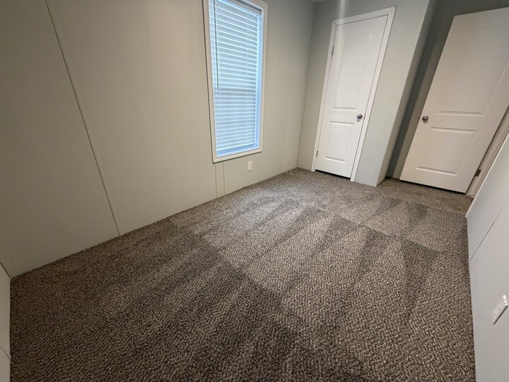 Building Photo - 15353 Dominique Dr