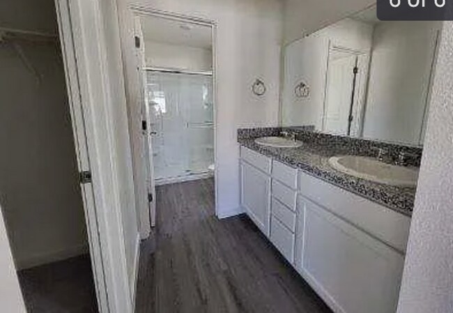 Building Photo - Stunning Roseville 4/3 New Build!  Please ...