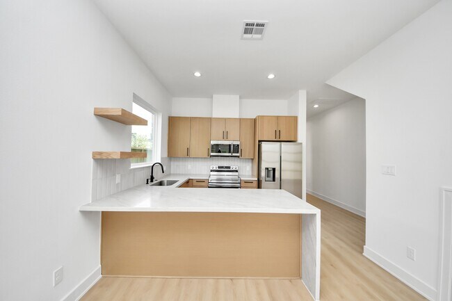 Building Photo - 4607 Gunter St