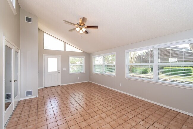 Building Photo - 11544 Oak Park Dr