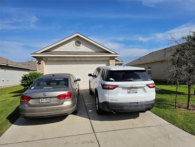 Building Photo - 3503 Batson Dr