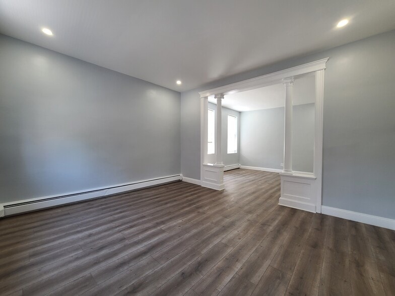 Building Photo - 6117 Monitor Plz