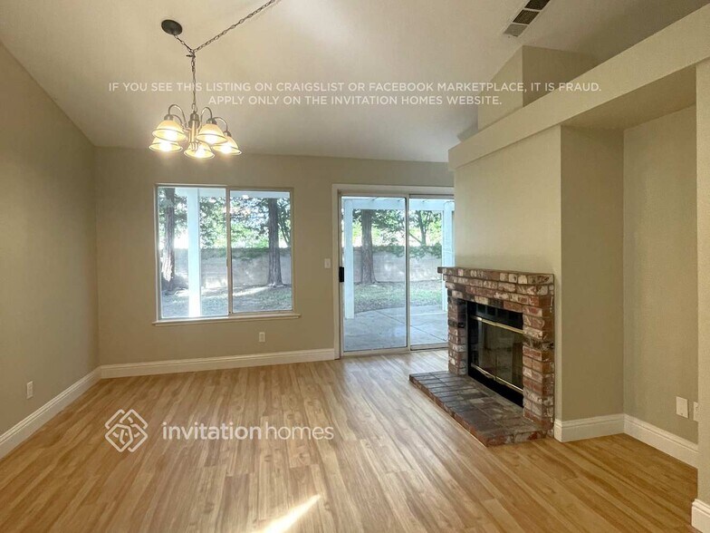 Building Photo - 2522 Drummond Dr