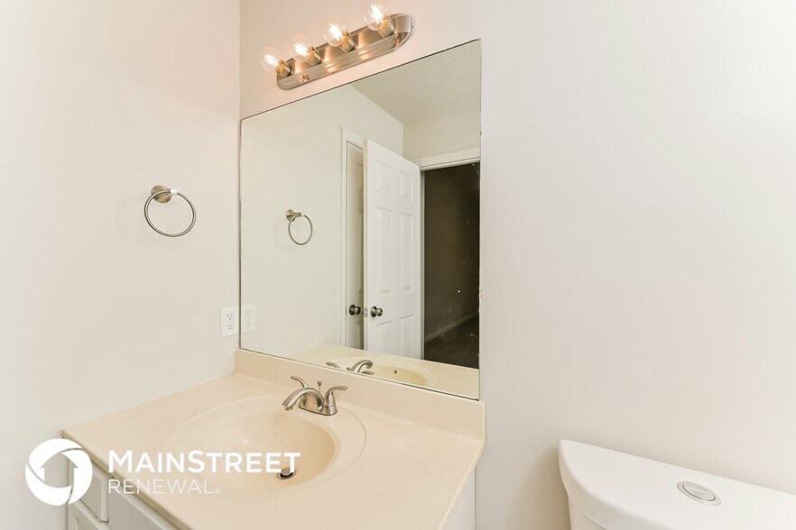 Building Photo - 7218 Ashford Glen Dr