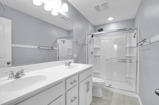 Building Photo - 912 Bradford Dr