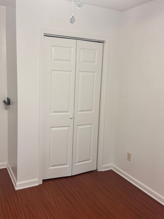 Building Photo - 3000 Springhill Rd