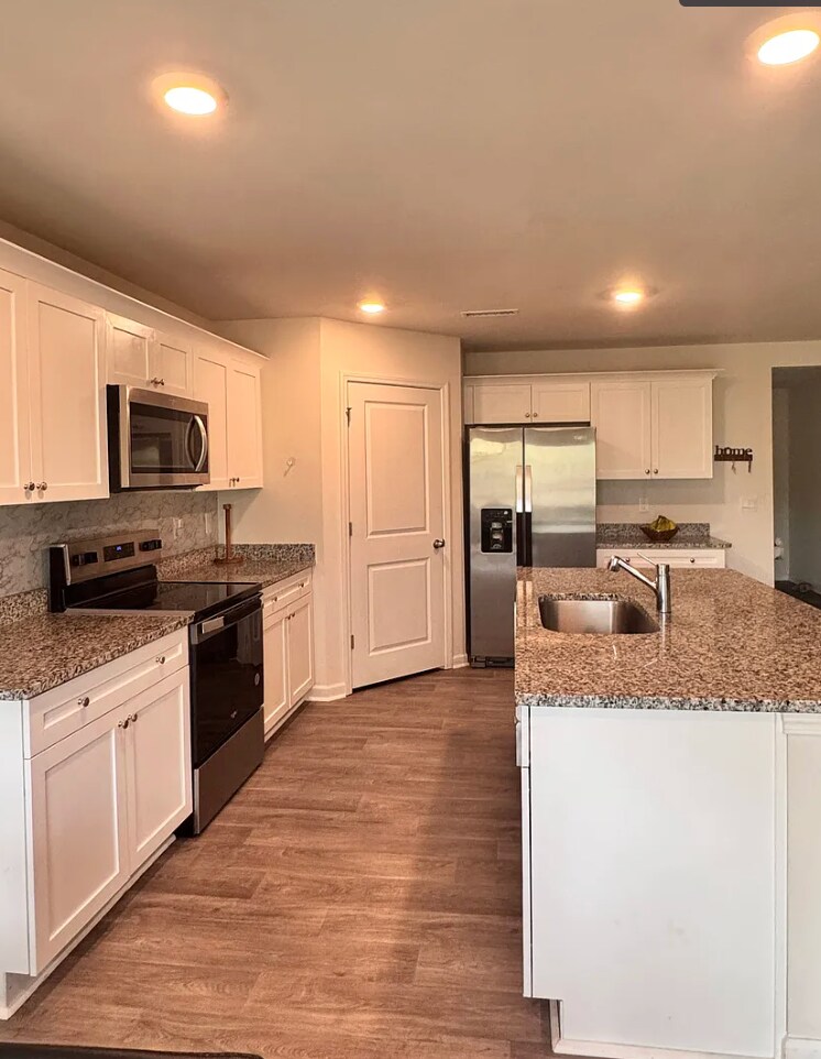 Building Photo - Room in Townhome on Arkose Dr