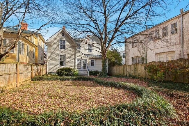 Building Photo - 6 N Washington St