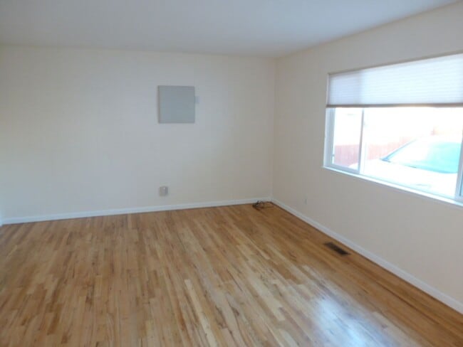 Building Photo - Four Bedroom, Two Bath, Two Car Garage Rem...