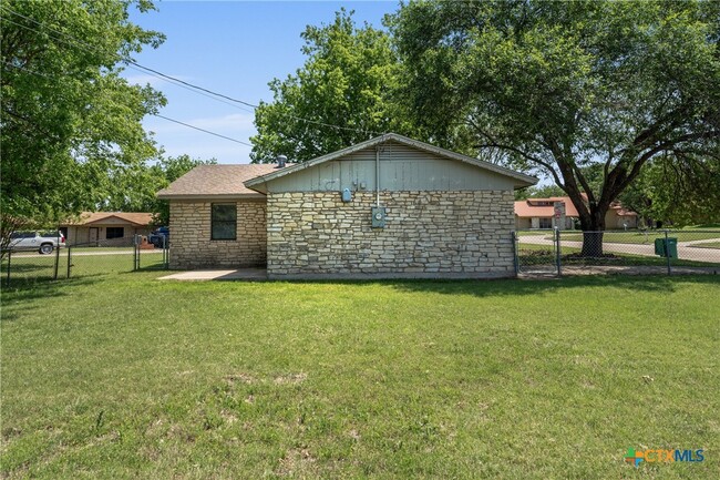 Building Photo - 580 Plaza Ct