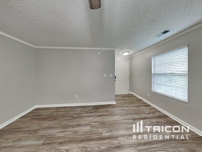 Building Photo - 2977 Champion Ln SW