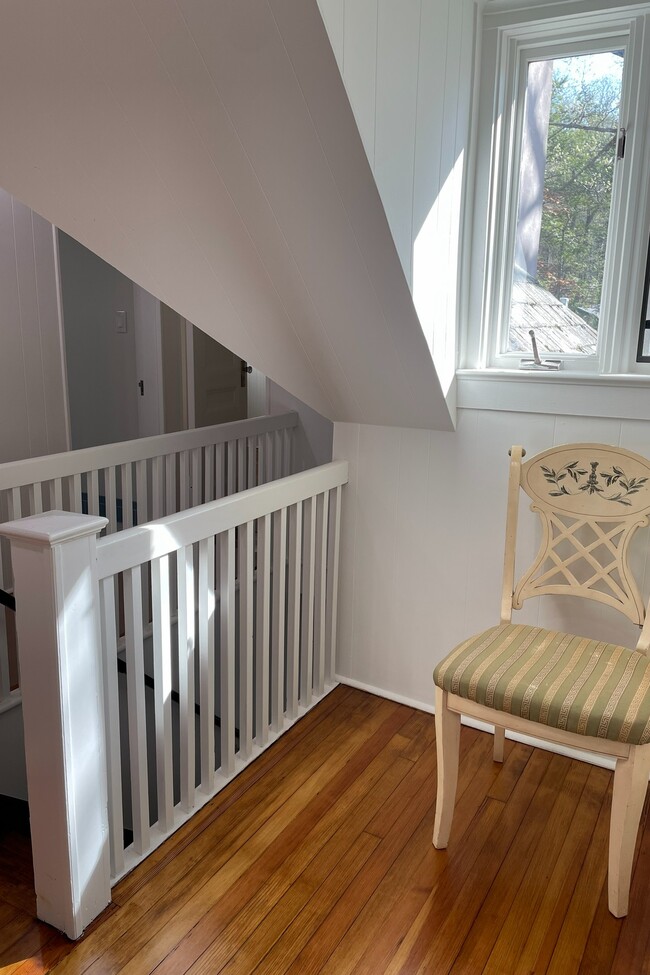 Building Photo - 12 Pine Hill Rd