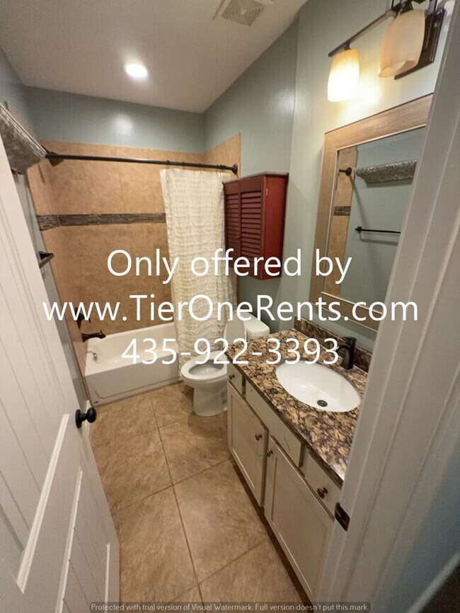Building Photo - NO DEPOSIT option available for qualified renters!