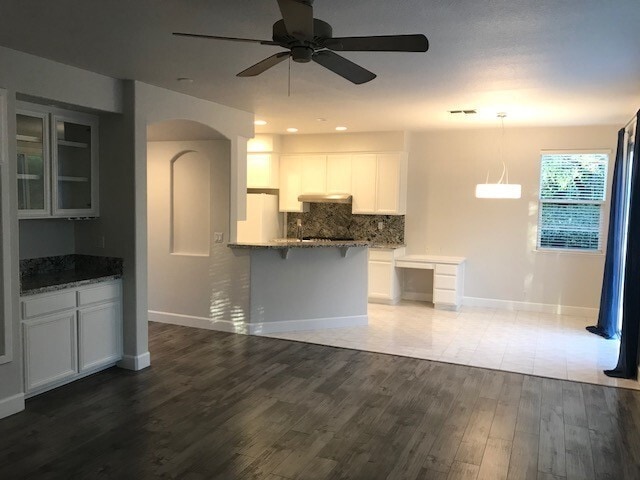 Building Photo - 6121 Lockridge Dr