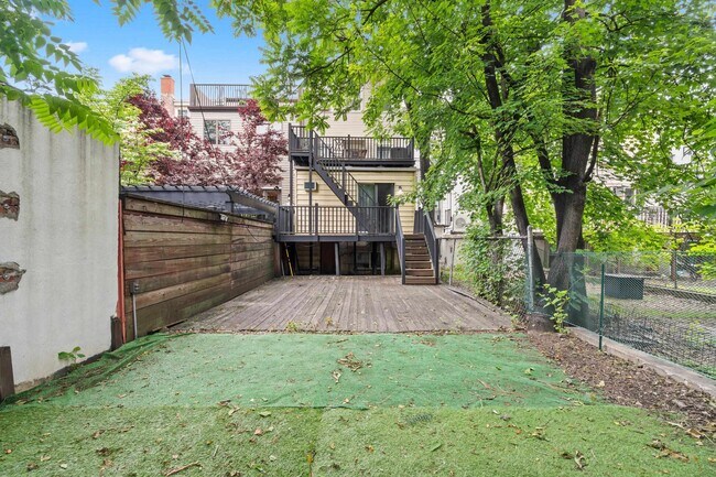 Building Photo - 511 Park Ave