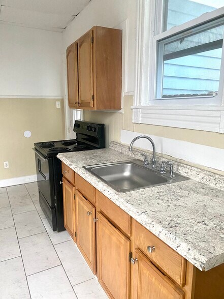 Building Photo - 800 Electric St