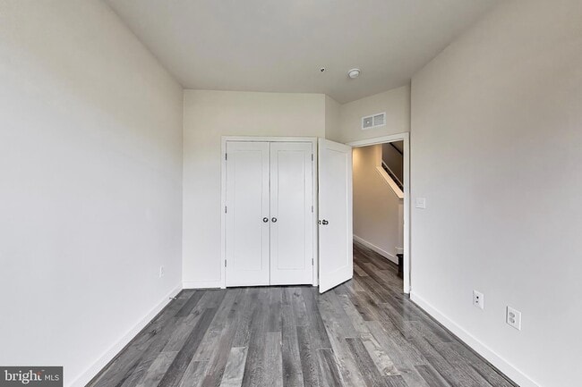 Building Photo - 16616 Crabbs Branch Way