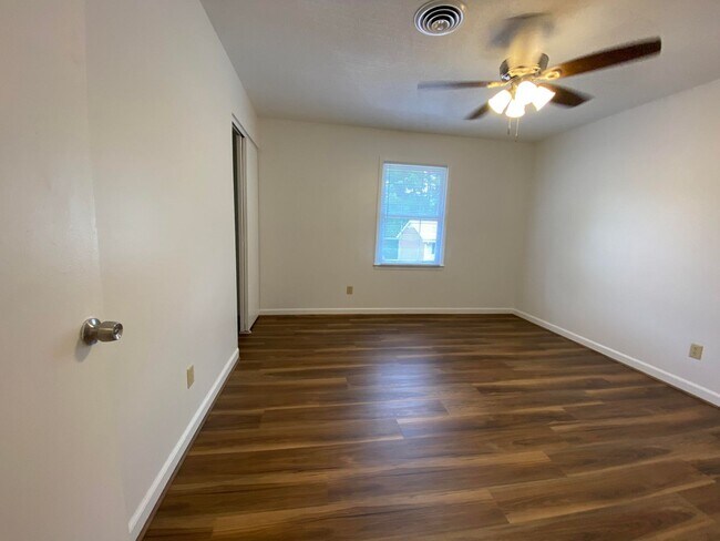 Building Photo - 1128 Nottingham Circle