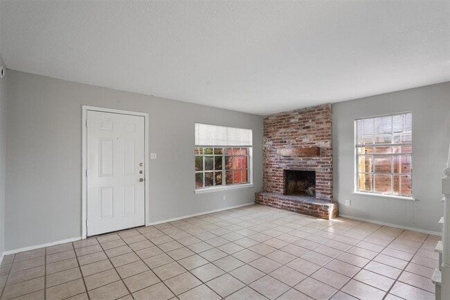 Building Photo - 5800 Belmoor Dr