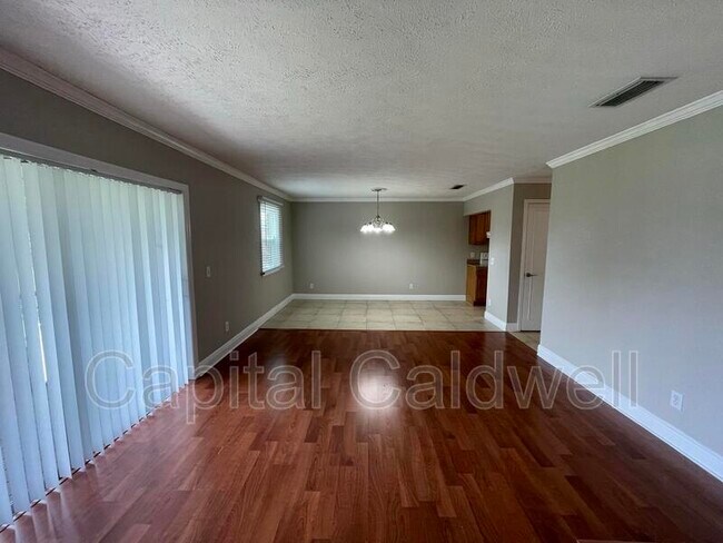 Building Photo - 13686 Orange Sunset Dr