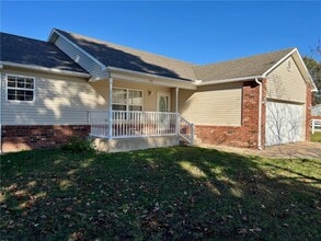 Building Photo - 502 Akron St NE