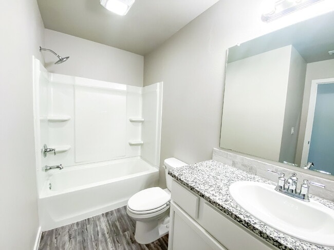 Building Photo - Adorable, 3/2/1 duplex in North Lubbock!