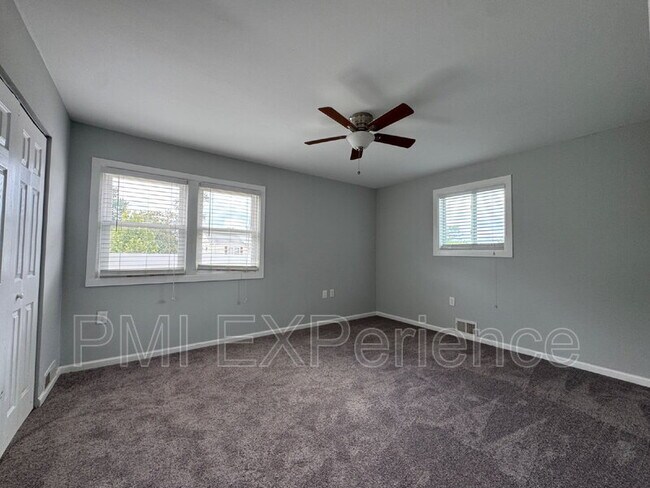 Building Photo - 2304 Lakewood St