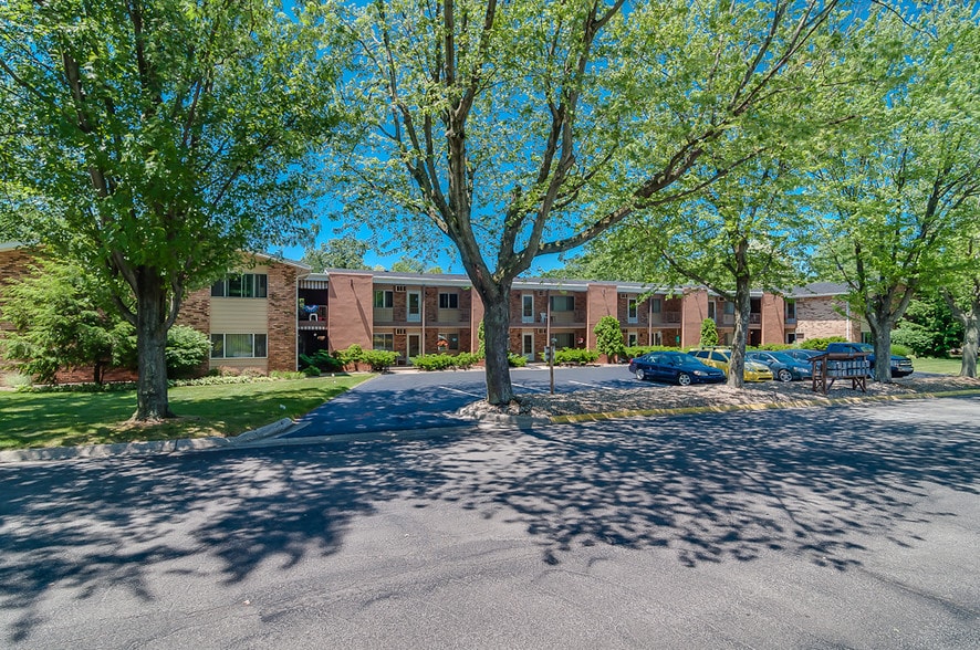 Primary Photo - Hillcrest & Ridgeview Apartments
