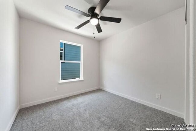 Building Photo - 3 Bedroom/2.5 Bath-E Houston So to Hedgessa