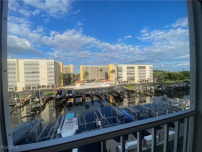 Building Photo - 4521 Bay Beach Ln