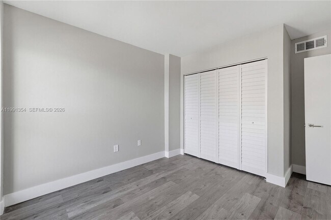 Building Photo - 300 NW 42nd Ave