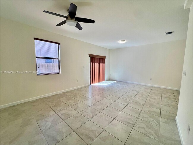 Building Photo - 15080 SW 119th Ln
