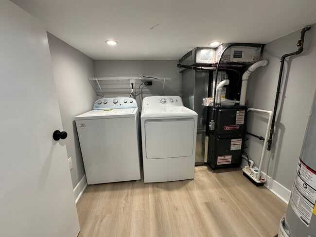 Building Photo - 2 bedrooms 1.5 bathroom House in South Phi...
