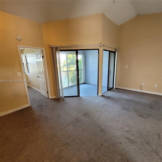 Building Photo - 1051 Jefferson Dr