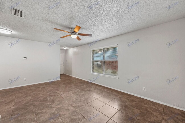 Building Photo - 409 Rockcrest Dr