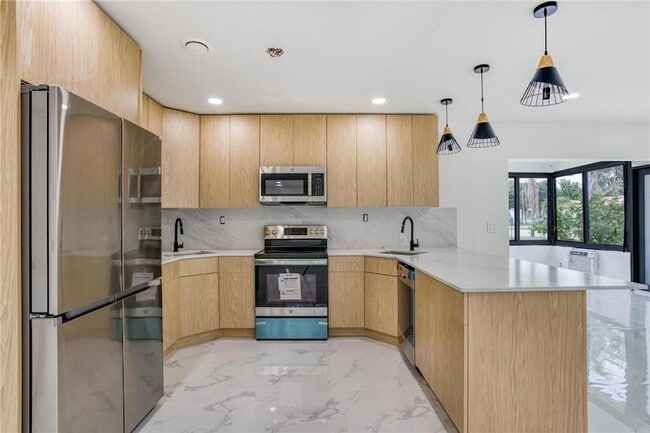 Building Photo - 2224 N 35th Ave