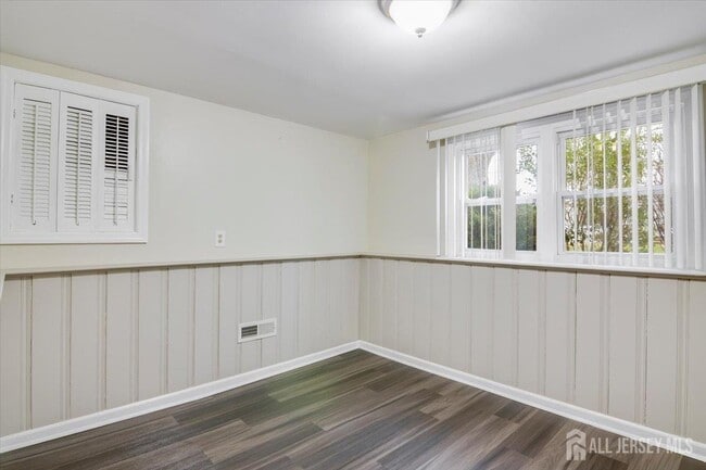 Building Photo - 3316 Beverly Rd