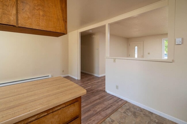 Building Photo - 2640 NE Harvey Ln