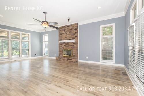 Building Photo - 15730 W Locust St