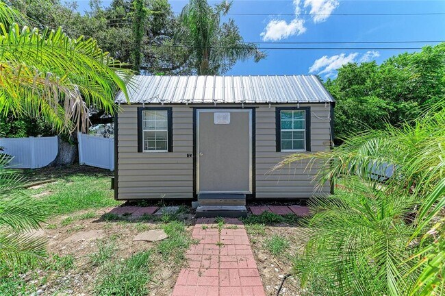 Building Photo - 1520 Sunnyhills Dr