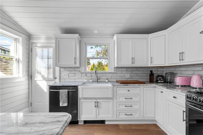 Building Photo - 17 West St